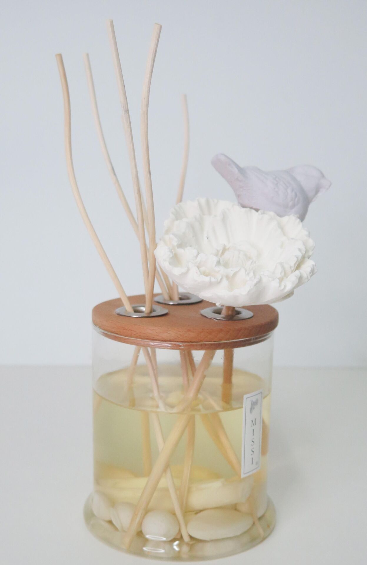 250 ml Dekorlu Masif Ahşap Kapaklı Yuvarlak Şişe Yasemin Sandal Oda Kokusu