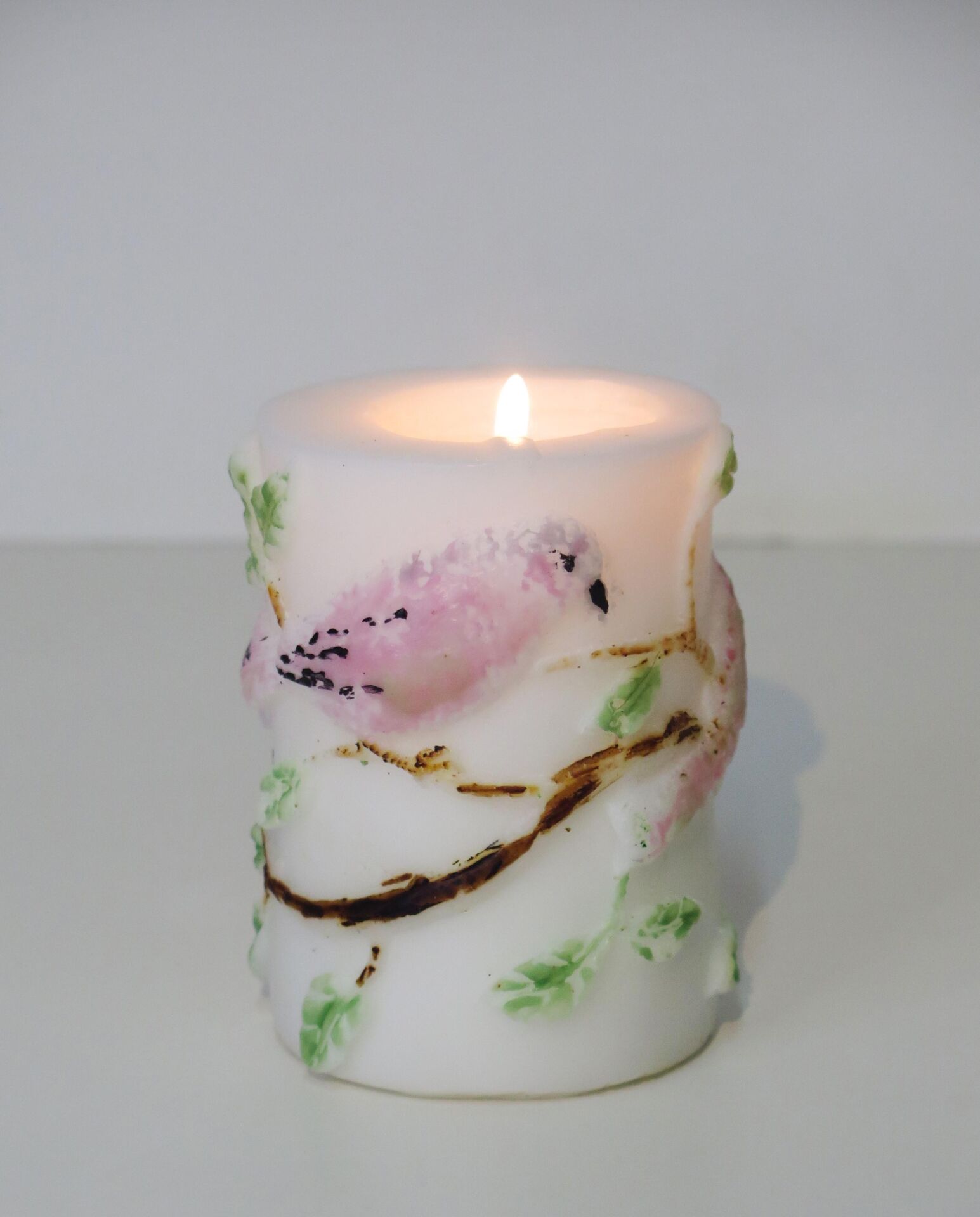 MİSSİ EL YAPIMI PEMBE KUŞ KABARTMALI MUM