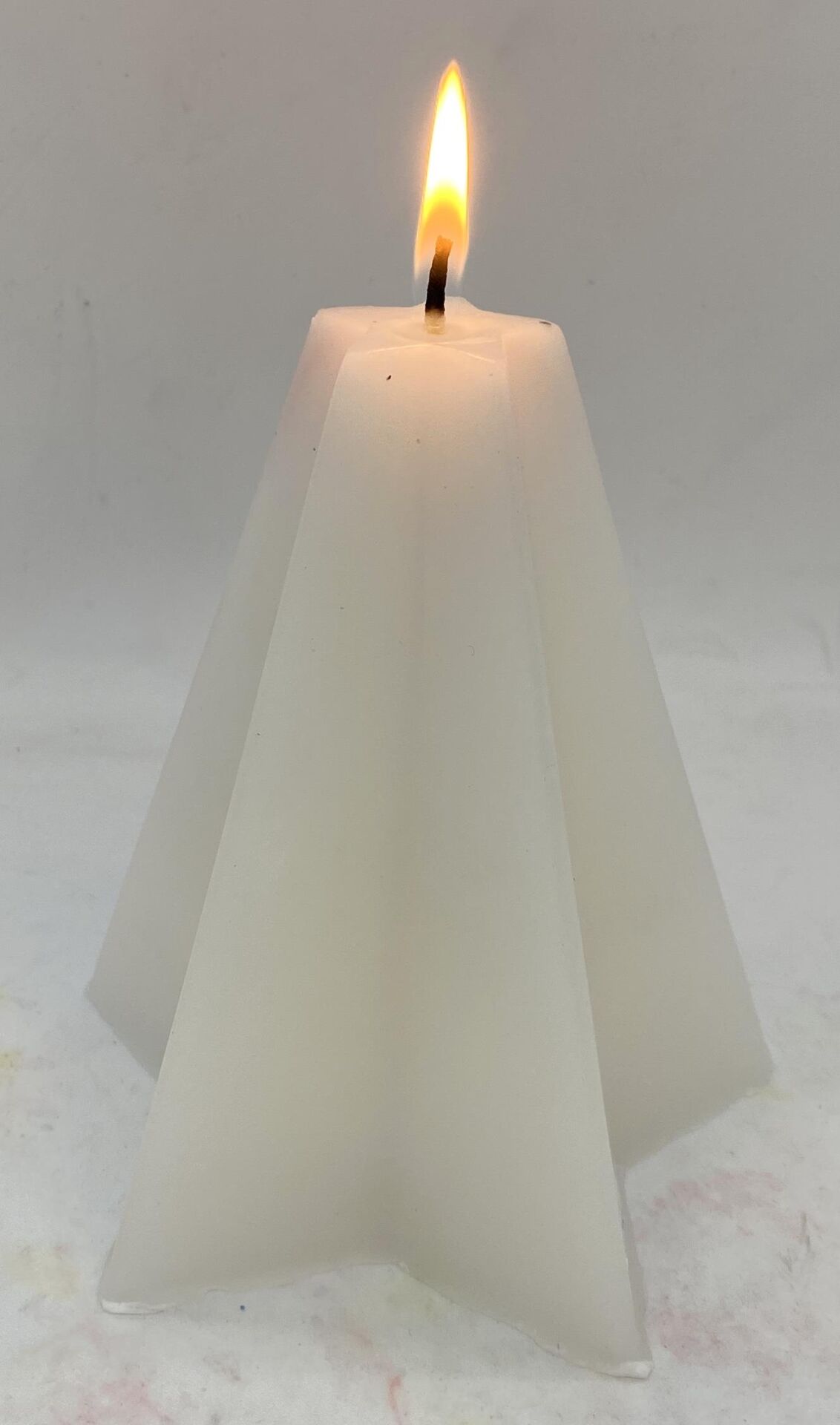 MİSSİ EKRU YILDIZ PİRAMİT MUM