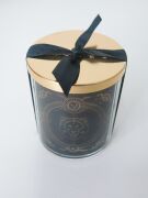 Kapaklı Aslan Burcu Kokulu Vegan Mum (140 gr)