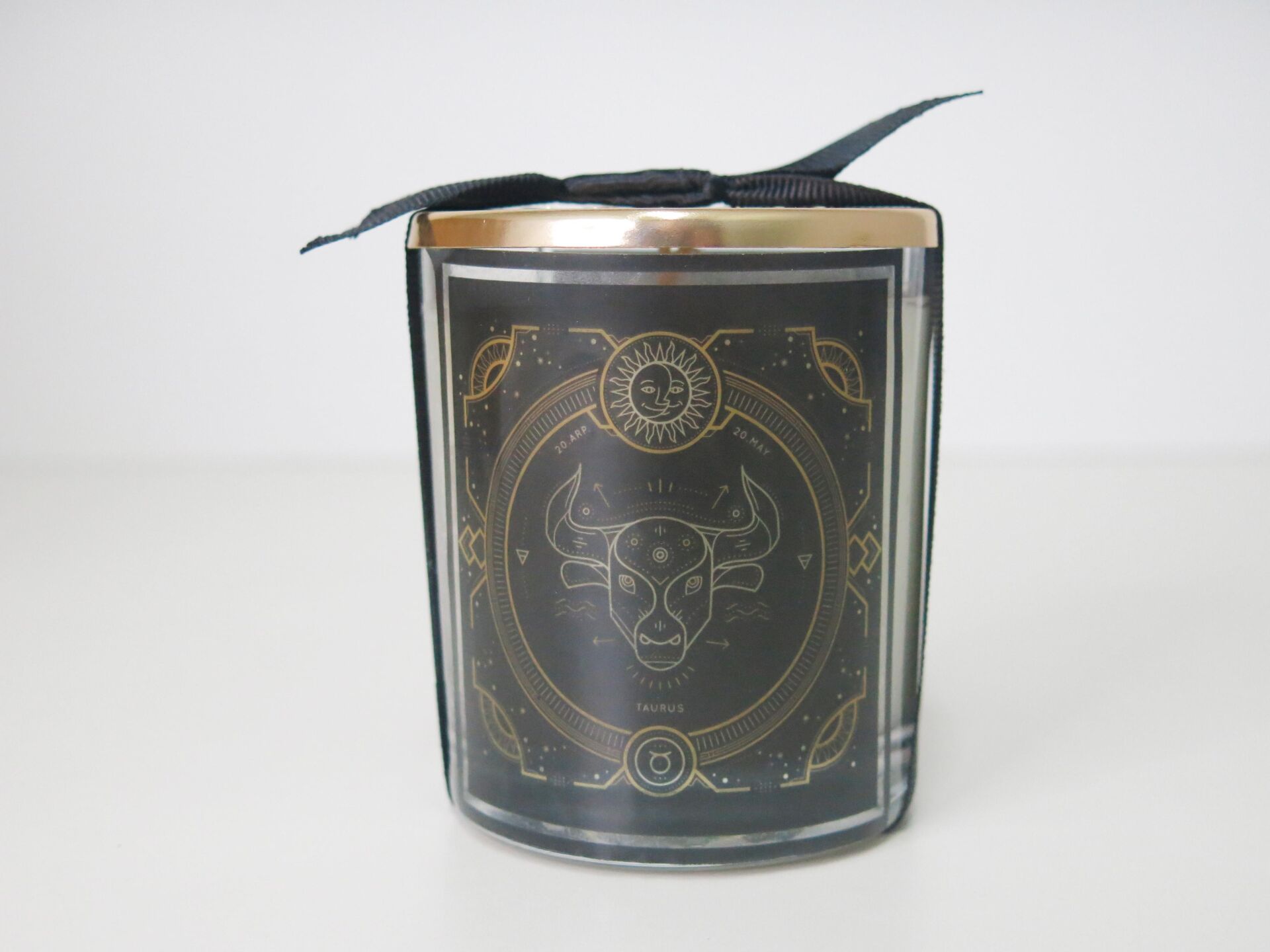 Kapaklı Boğa Burcu Kokulu Vegan Mum (140 gr)