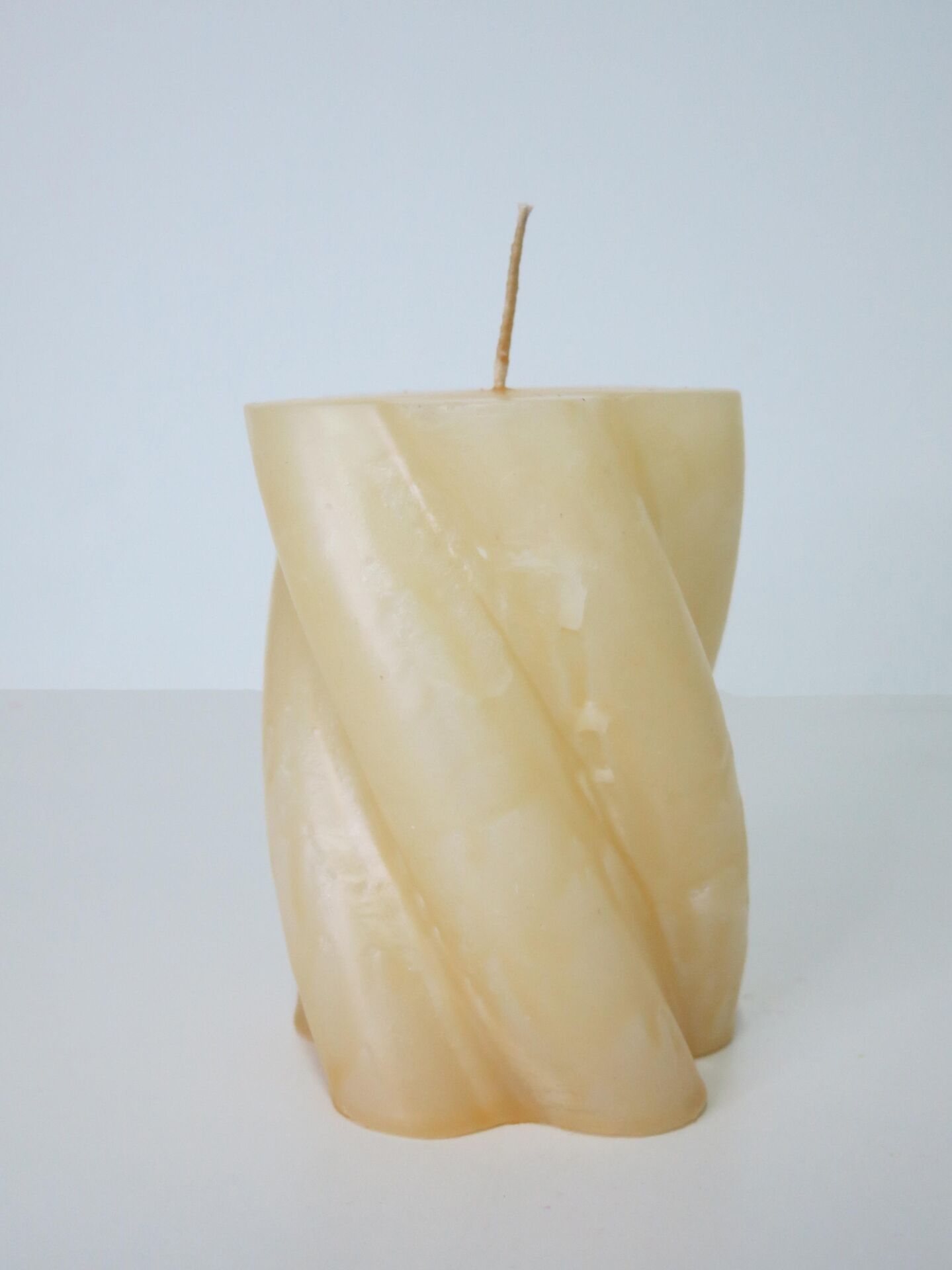 MİSSİ BURGULU SİLİNDİR MUM-10 CM