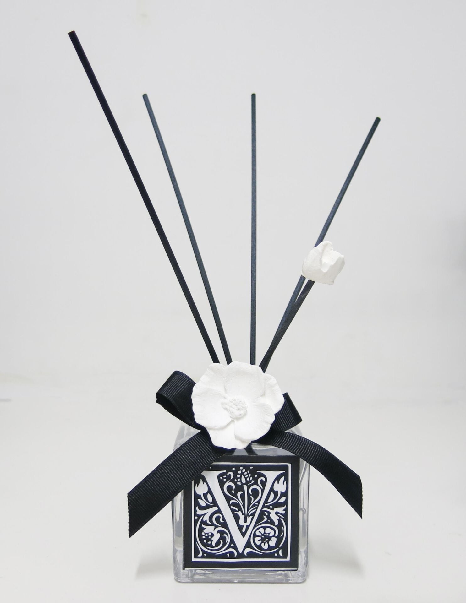 100 cc V Harfi Yasemin Sandal Oda Kokusu