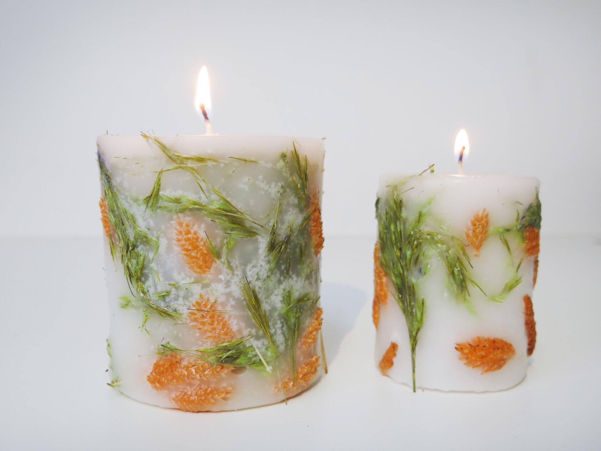 MİSSİ EL YAPIMI DOĞAL BİTKİLİ TURUNCU-YEŞİL 2Lİ MUM SETİ
