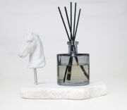 Black Vanilya Kokulu At Objeli Naturel Ekru Mermer Kaide