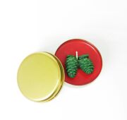 Spice Orange Kokulu Kozalaklı Kırmızı Teneke Vegan Mum