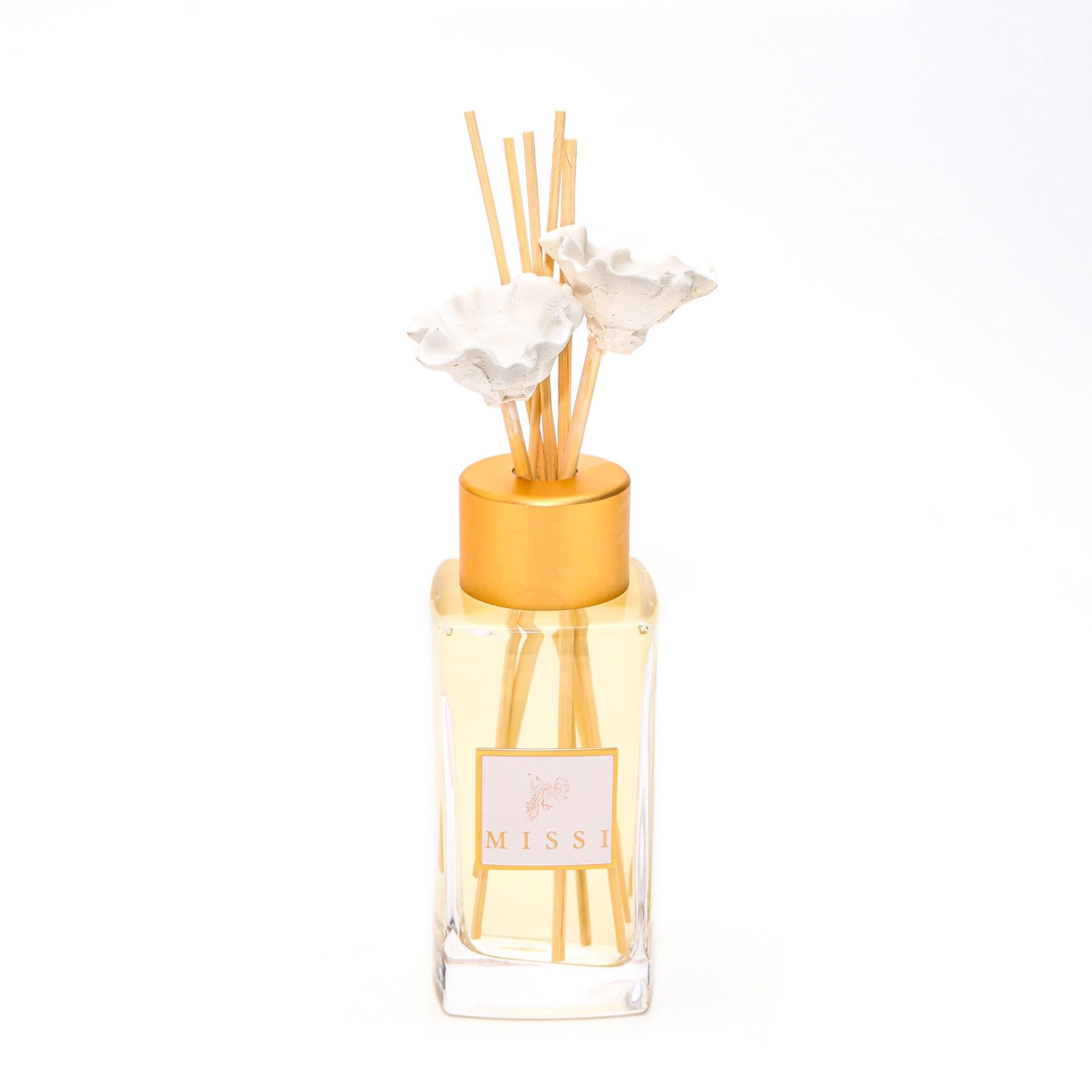 180 ml Kare Şişe Ekru Çiçek Bambu Çubuklu Vanilya Sandal Oda Kokusu