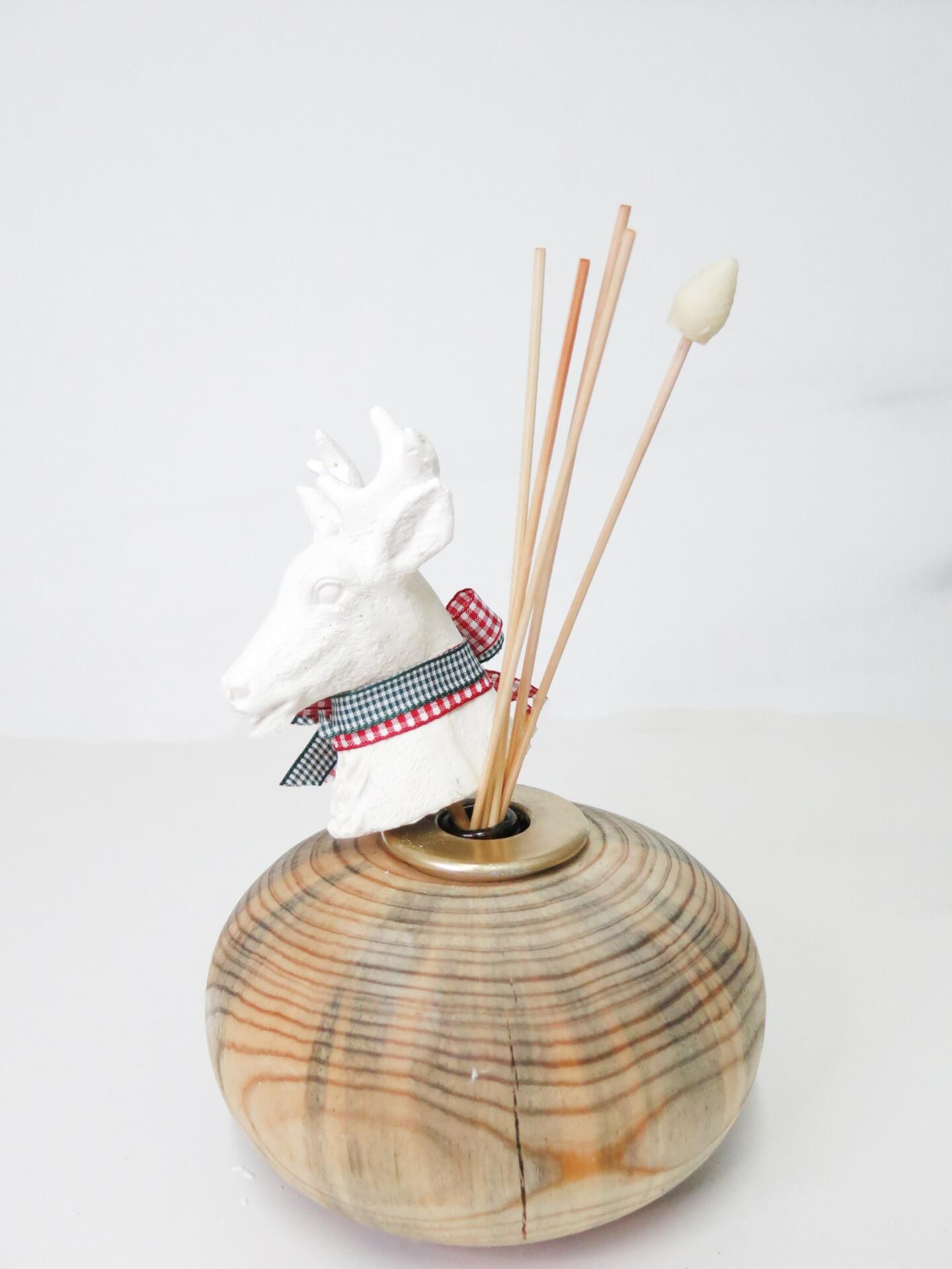 Venge Masif Ahşap Geyik Seramik Taş Çubuklu Spice Orange Oda Kokusu