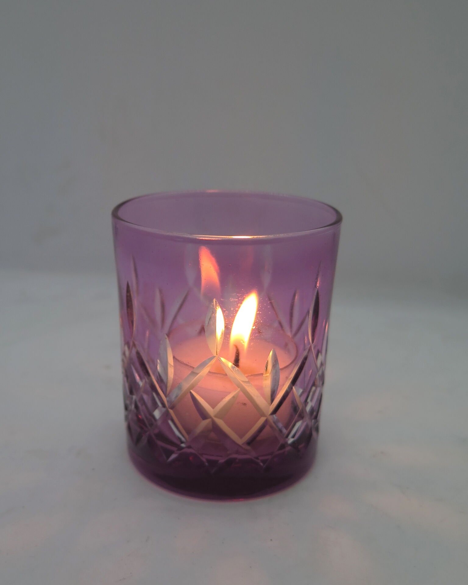 MİSSİ MOR KRİSTAL KESME ORTA BOY CAM BARDAK MUMLUK