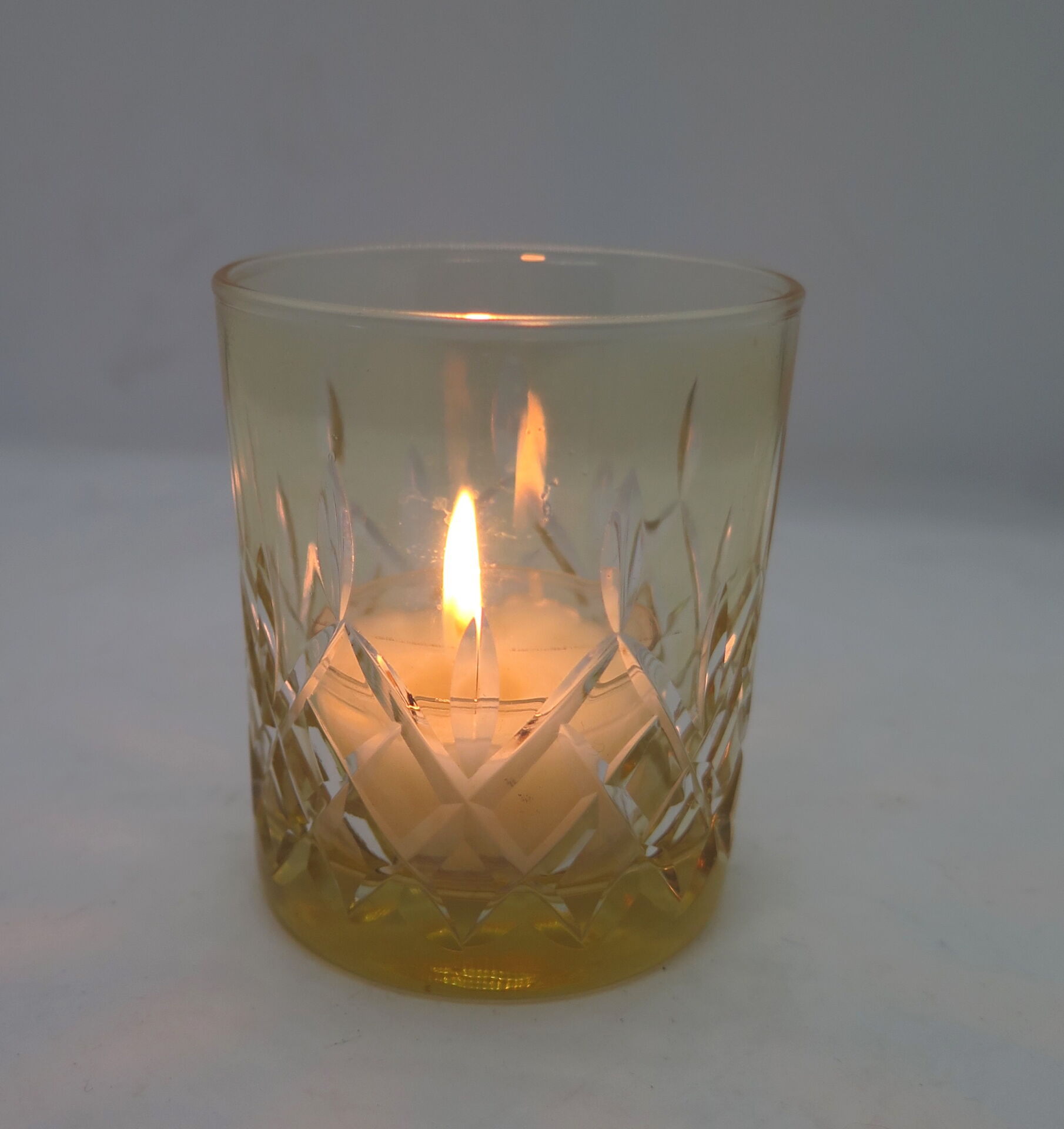 MİSSİ AMBER KRİSTAL YAPRAK KESME ORTA BOY CAM BARDAK MUMLUK