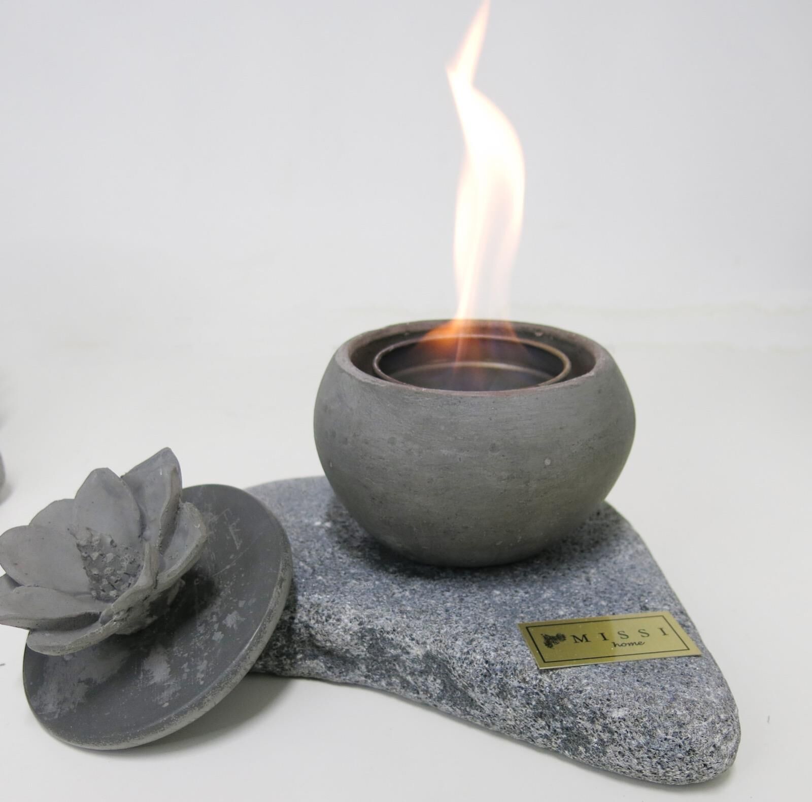 Mermer Kaideli Masaüstü Koyu Gri Çiçek Kapaklı Şömine