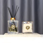 Gold Dekorlu 500 ml Vanilya Sandal Oda Kokusu ve Vegan Kokulu Mum Seti
