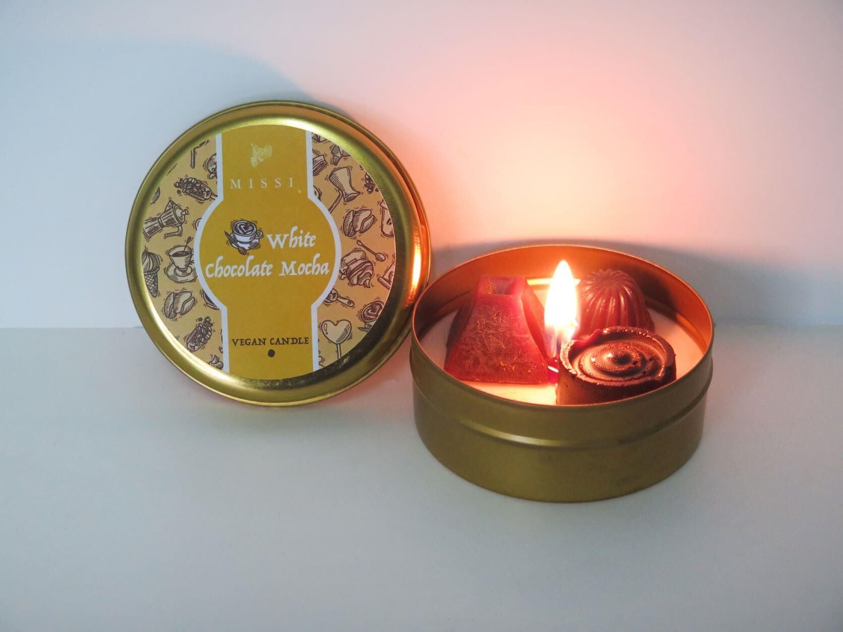 Whıte Chocolate Mocha Kokulu Gold Teneke Vegan Mum/Seyahat Mumu