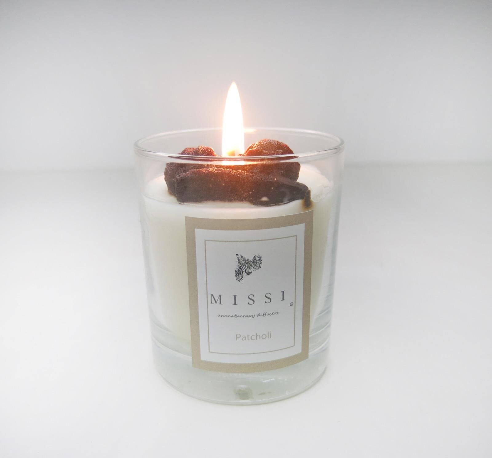 MİSSİ CAM BARDAK İÇİ PAÇULİ KOKULU KOZALAK DEKORLU VEGAN MUM