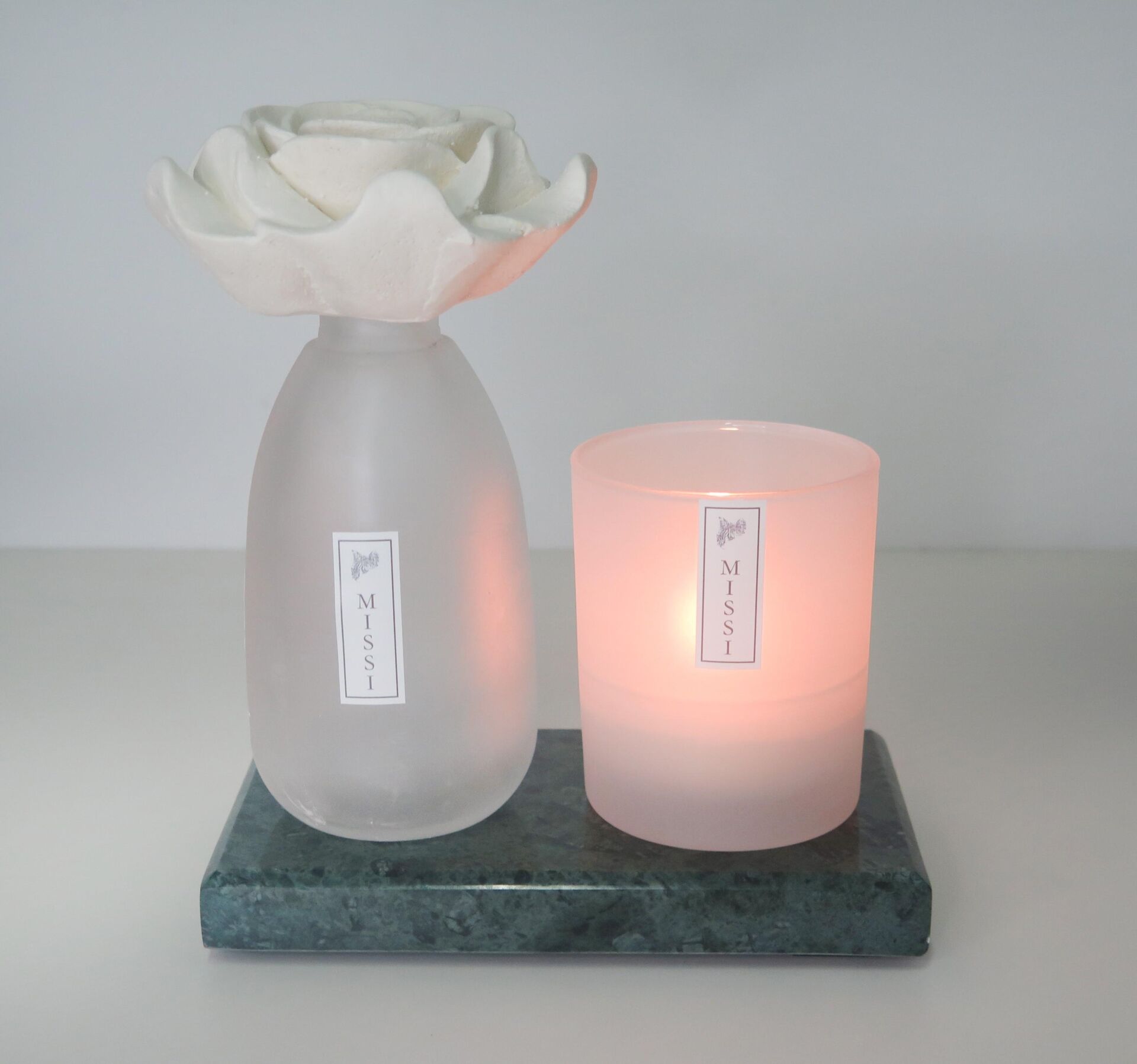 Mermer Kaideli 230 ml Yasemin Sandal Oda Kokusu ve Vegan Mum Seti